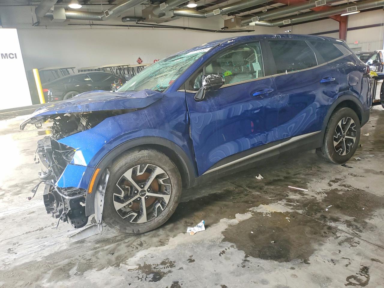 Salvage Kia Sportage Image