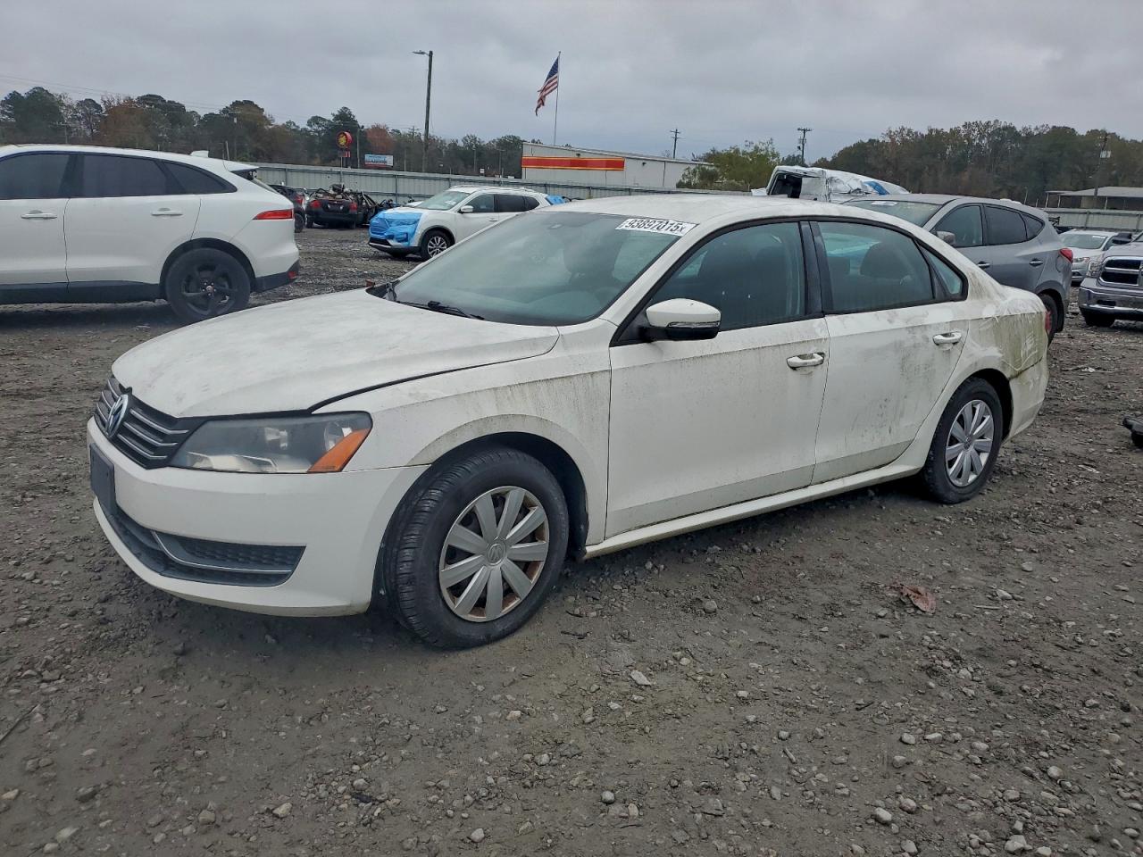 Salvage Volkswagen Passat Image