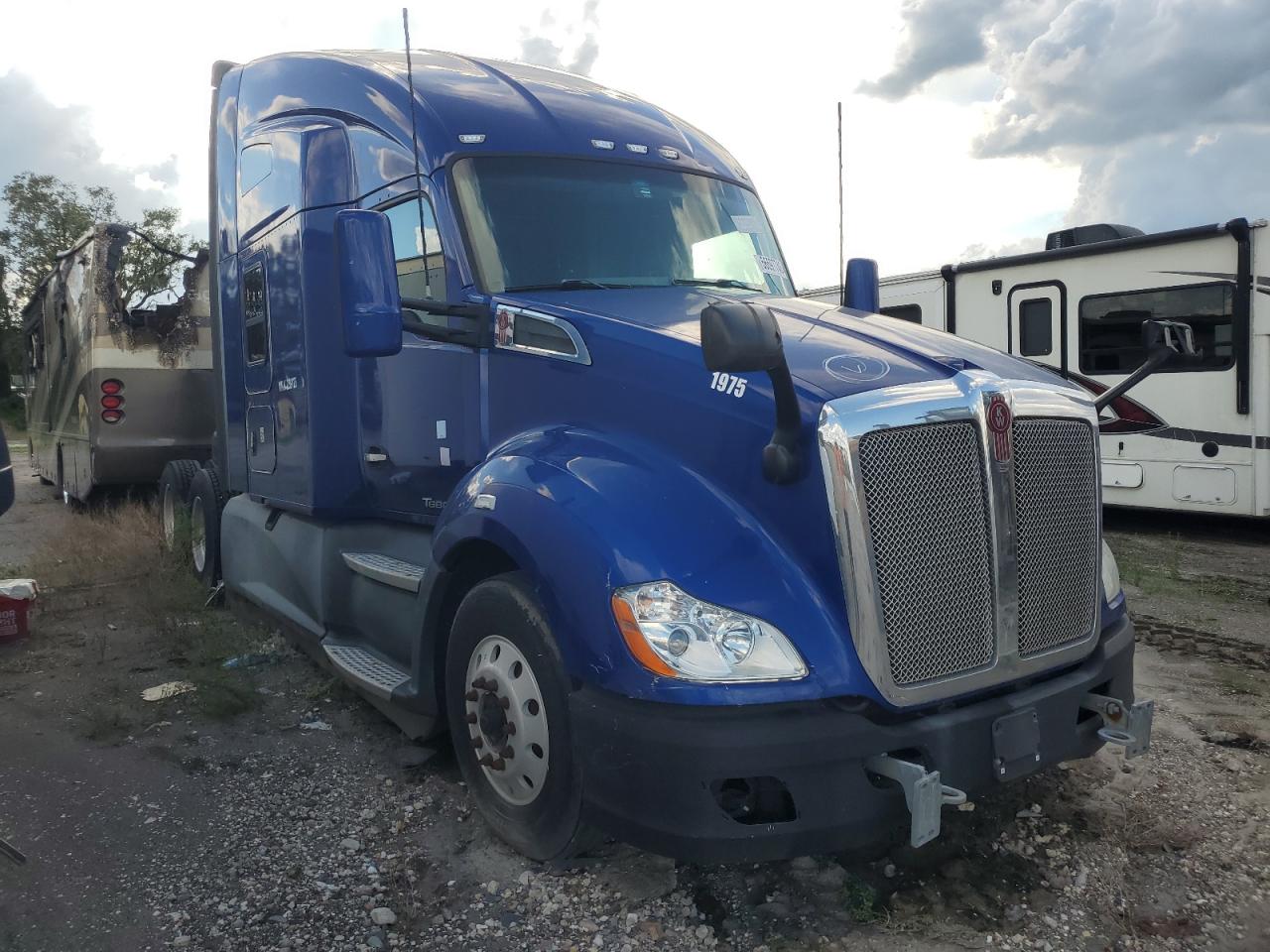 Salvage Kenworth T680 Image