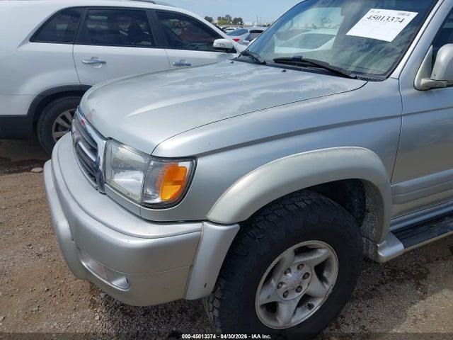 Toyota 4Runner Limited V6