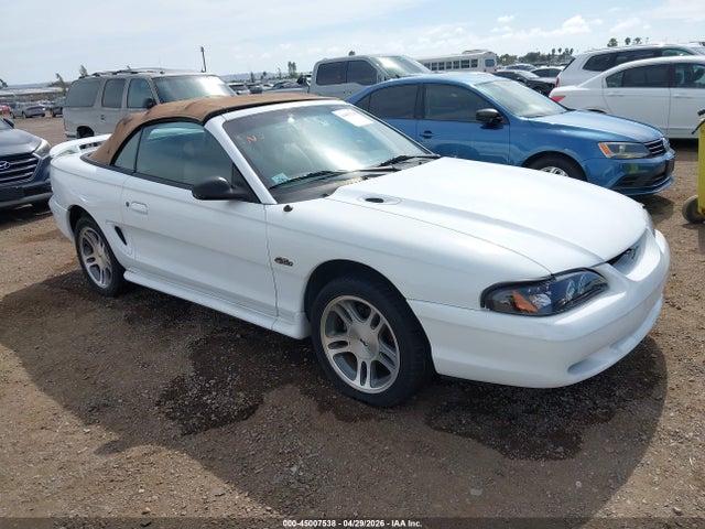 Salvage Ford Mustang Image