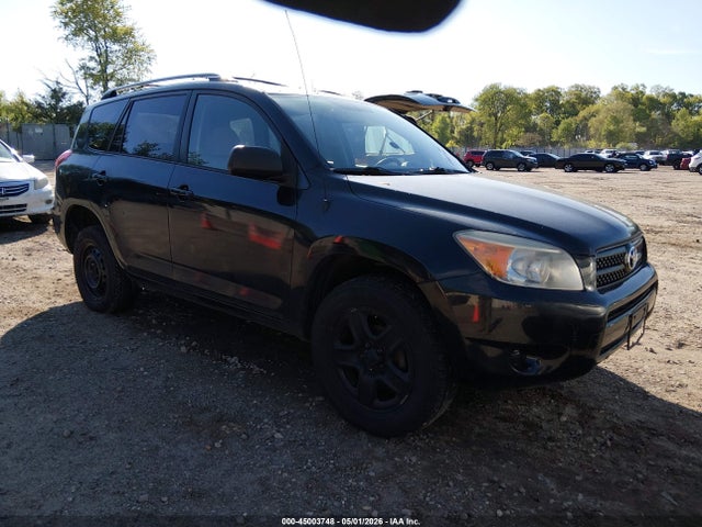 Salvage Toyota RAV4 Image