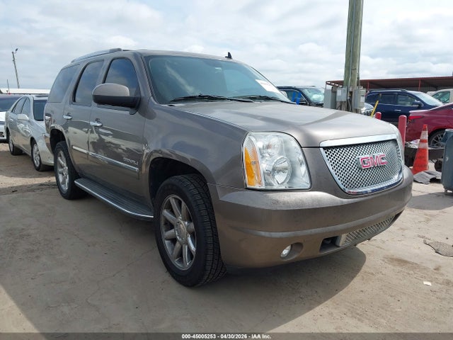 Salvage GMC Yukon Image