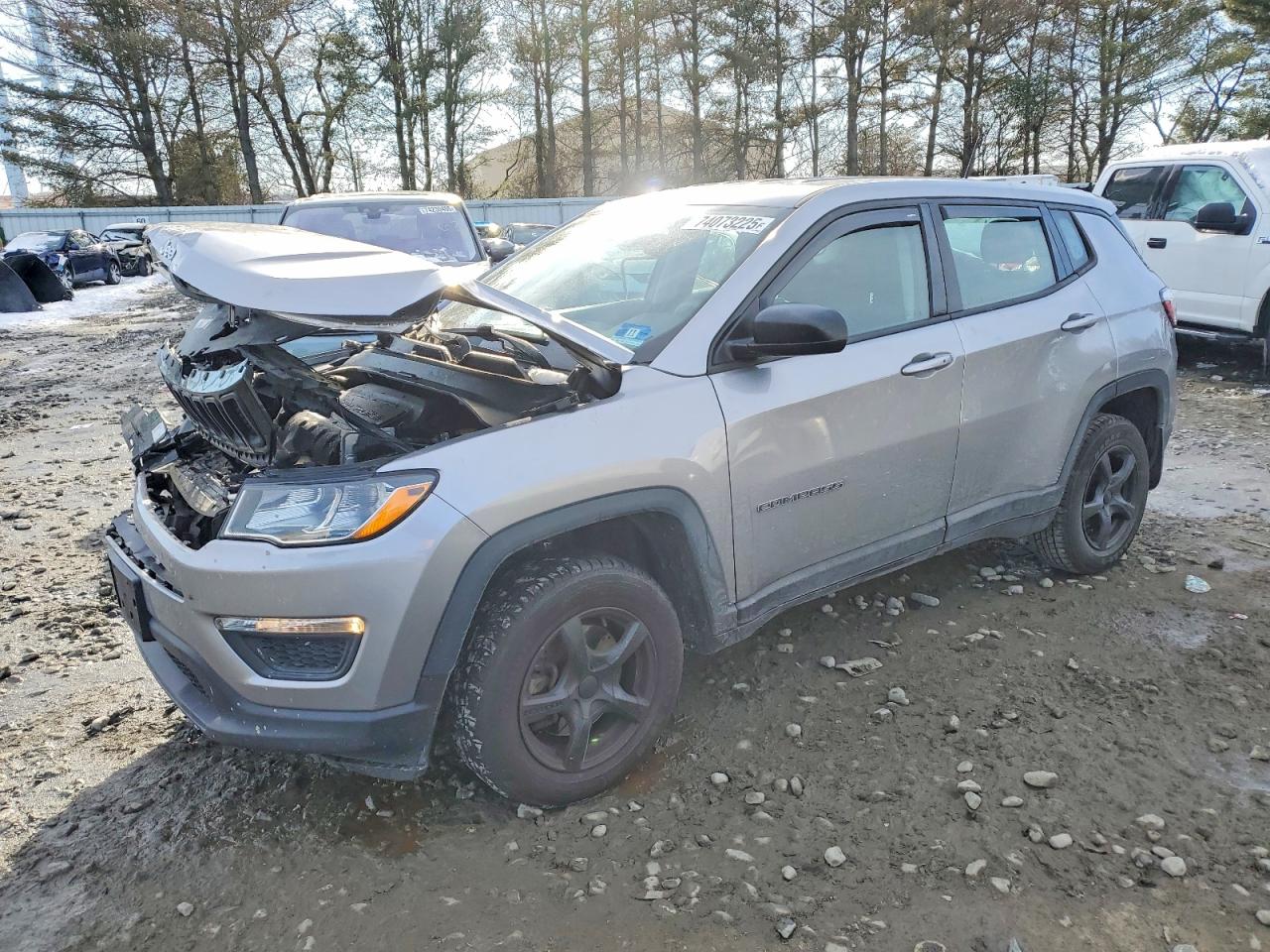 Salvage Jeep Compass Image