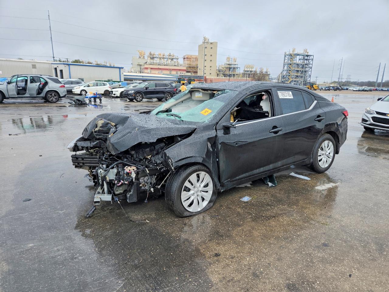 Salvage Nissan Sentra Image