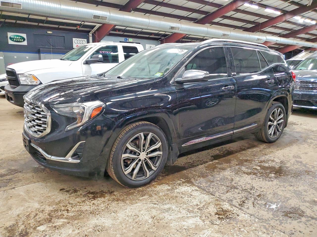 Salvage GMC Terrain Image