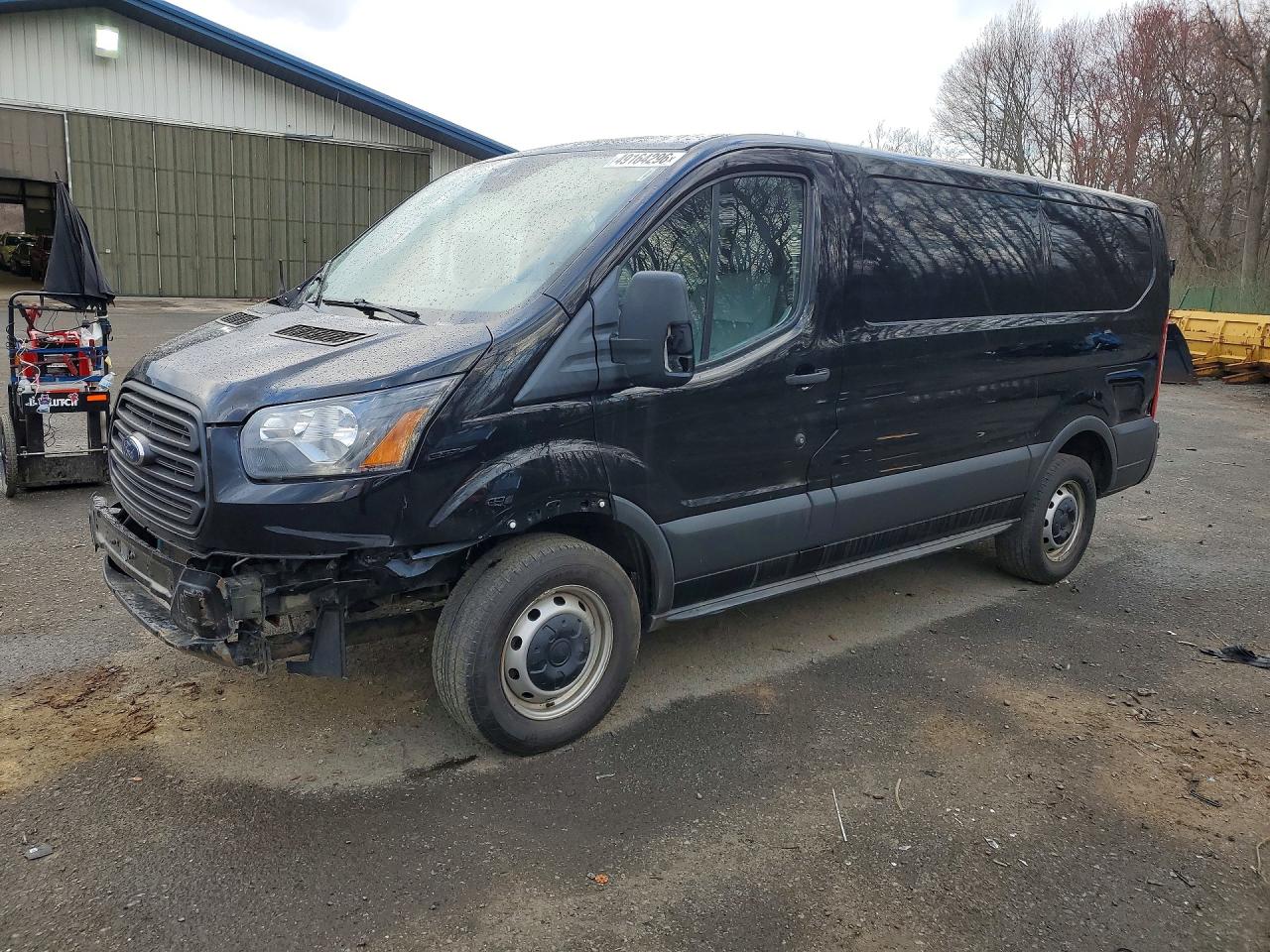 Salvage Ford Transit Image