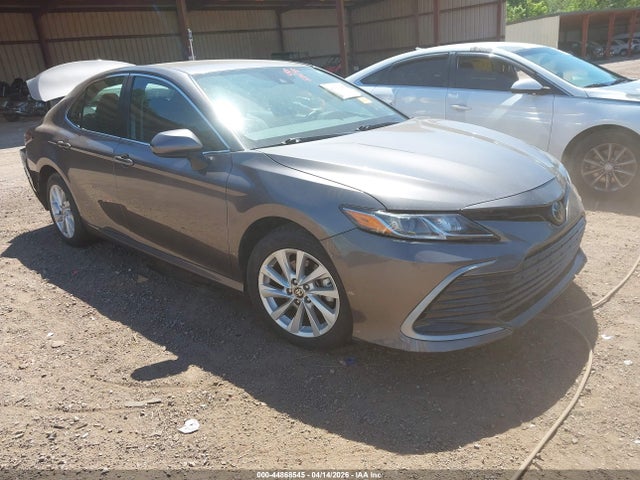 Salvage Toyota Camry Image