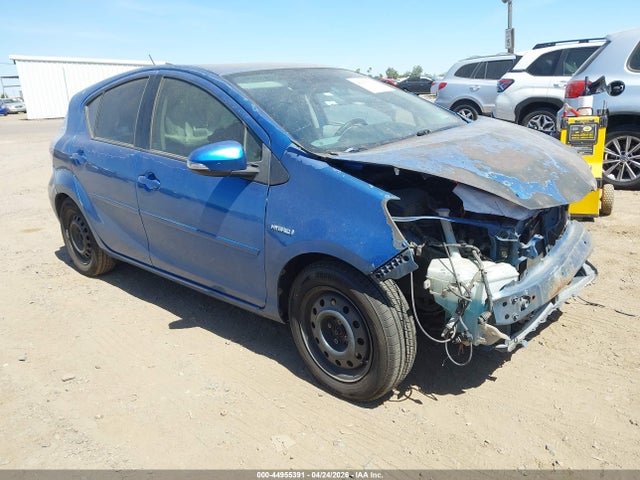 Salvage Toyota Prius c Image