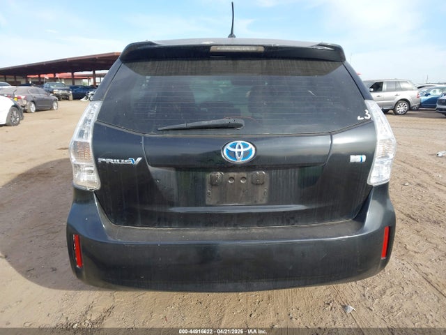 Toyota Prius v Two