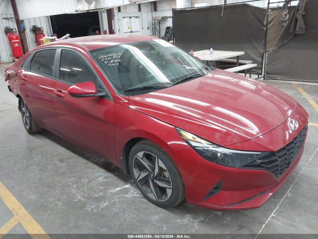 Salvage Hyundai ELANTRA Image