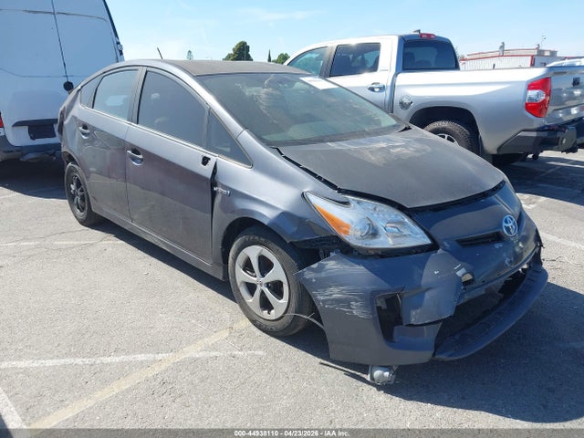 Salvage Toyota Prius Image