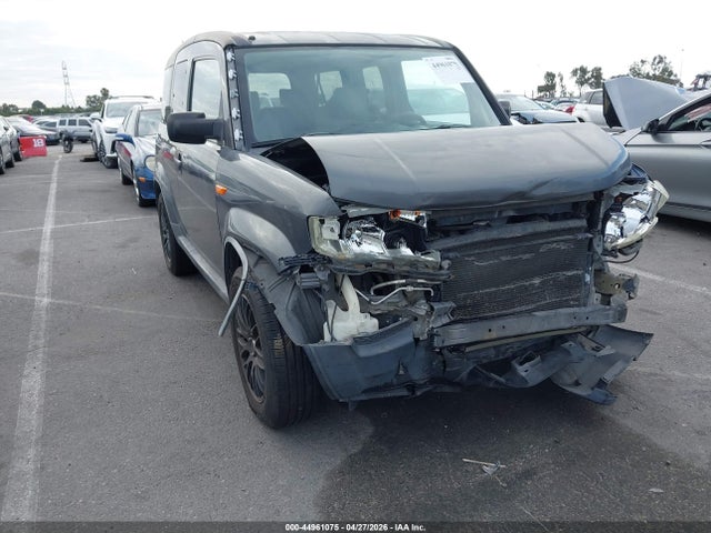 Salvage Honda Element Image