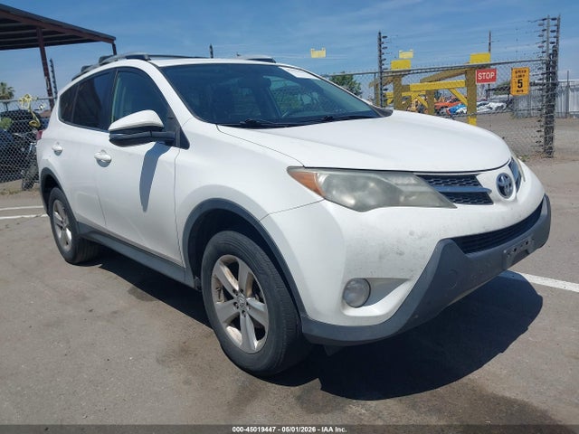 Salvage Toyota RAV4 Image