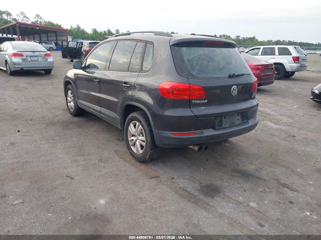 Volkswagen Tiguan S