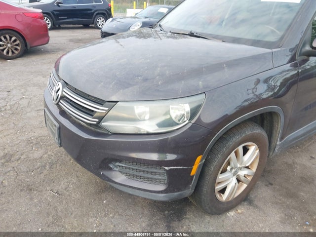 Volkswagen Tiguan S