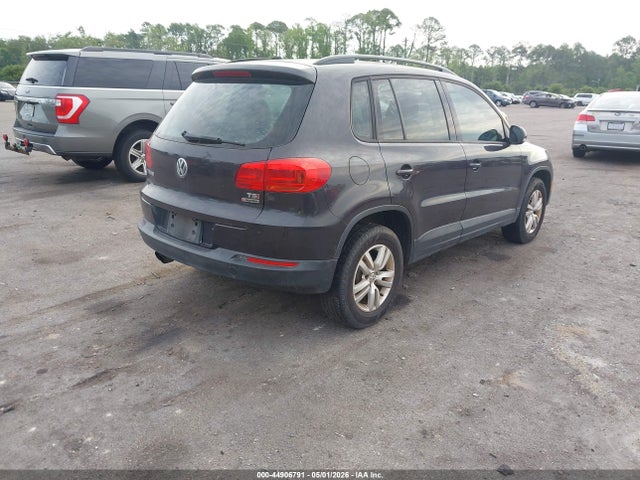 Volkswagen Tiguan S