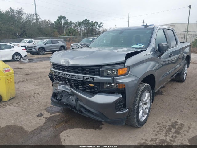 Chevrolet Silverado 1500 2wd  Short Bed Custom
