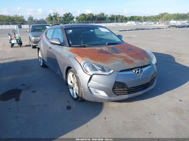 Salvage Hyundai VELOSTER Image