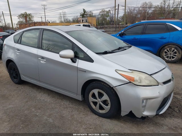 Salvage Toyota Prius Image