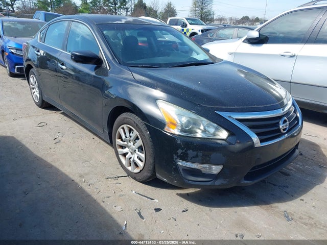 Salvage Nissan Altima Image