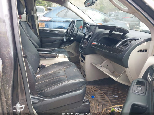Chrysler Town & Country Touring