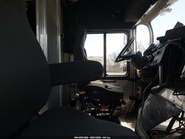 Freightliner Mt55