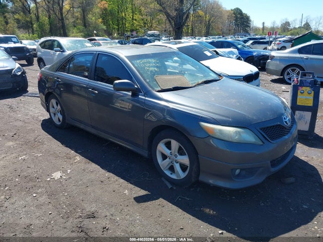 Salvage Toyota Camry Image