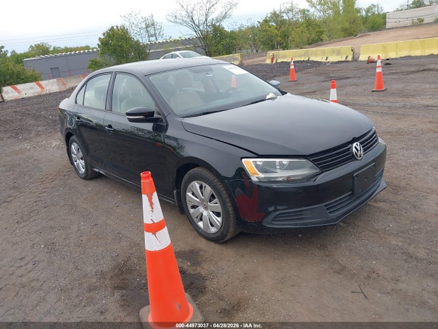 Salvage Volkswagen Jetta Image