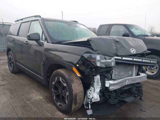 Salvage Hyundai SANTA FE Image