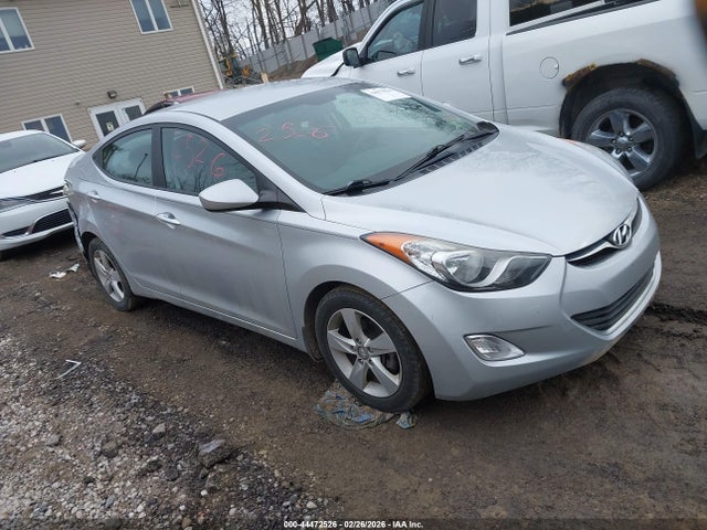 Salvage Hyundai ELANTRA Image