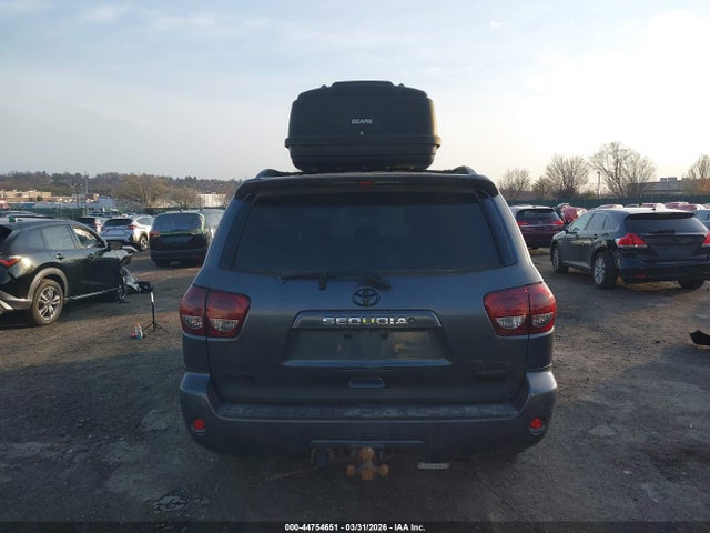 Toyota Sequoia Sr5 5.7l V8