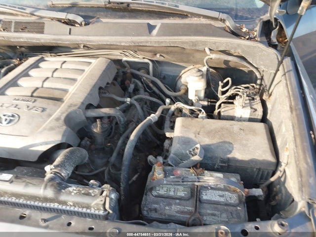Toyota Sequoia Sr5 5.7l V8