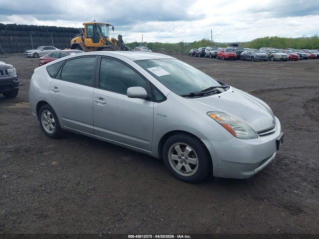 Salvage Toyota Prius Image
