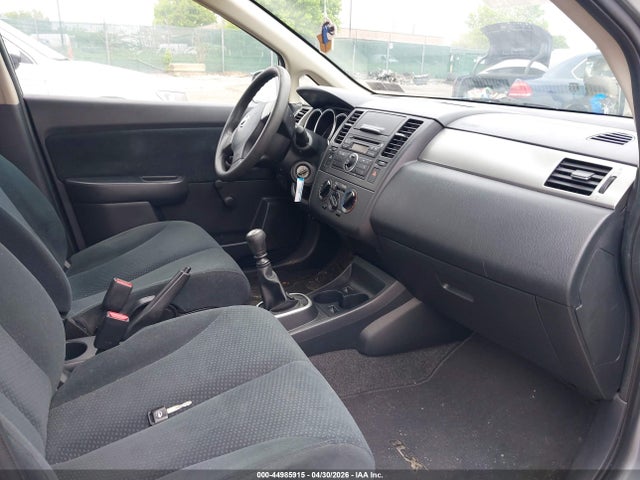 Nissan Versa 1.8s