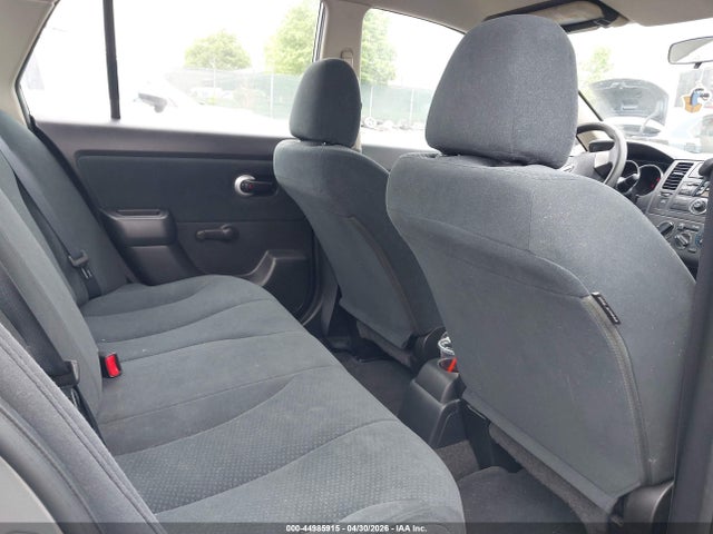 Nissan Versa 1.8s