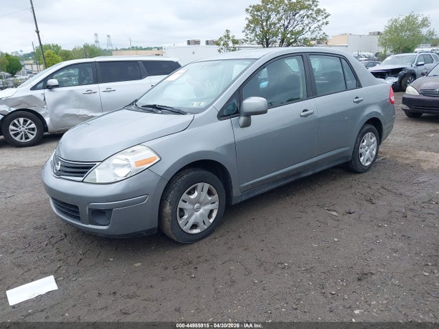 Nissan Versa 1.8s