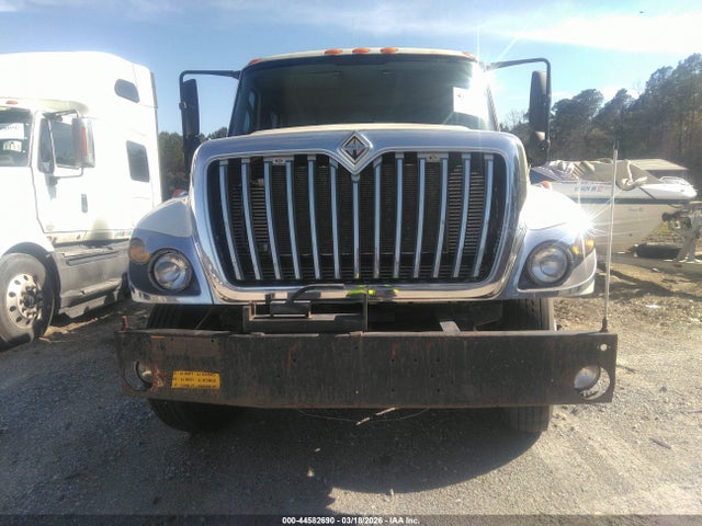 International 7000 7300