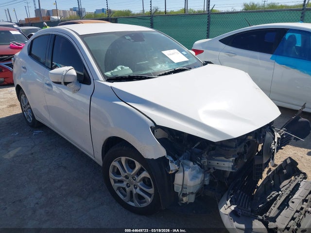 Salvage Toyota Yaris Image
