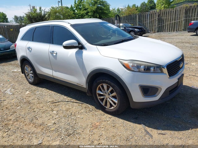 Salvage Kia Sorento Image
