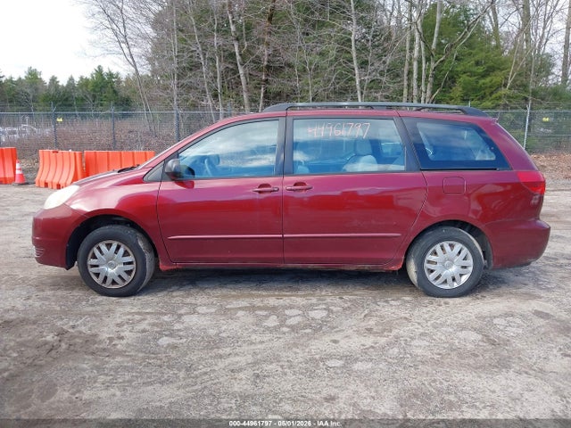 Toyota Sienna Ce