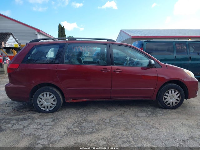 Toyota Sienna Ce