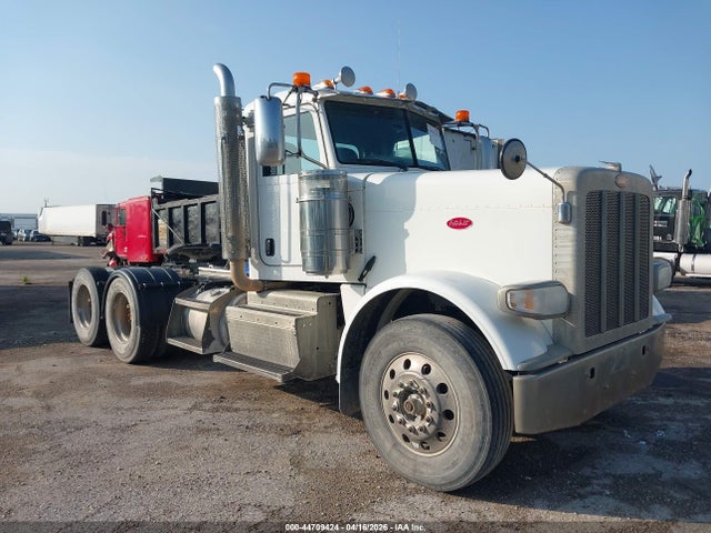 2015 Peterbilt 389