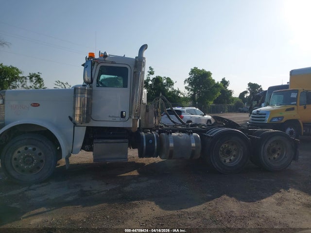 Peterbilt 389