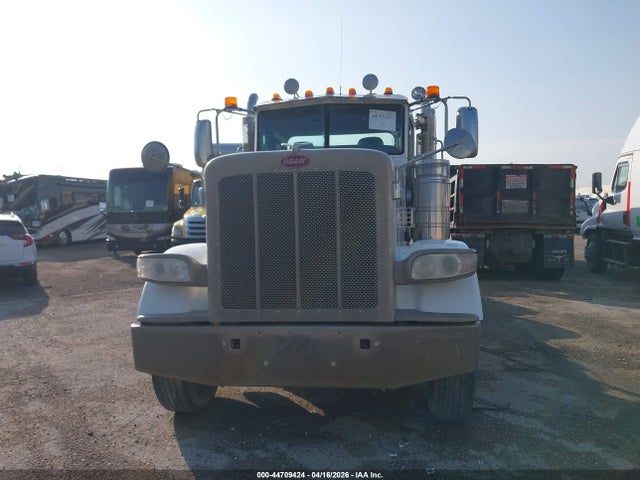 Peterbilt 389