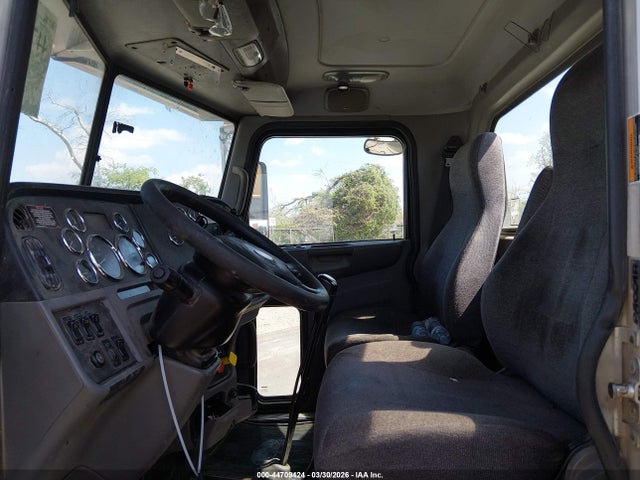 Peterbilt 389