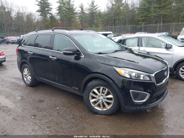 Salvage Kia Sorento Image