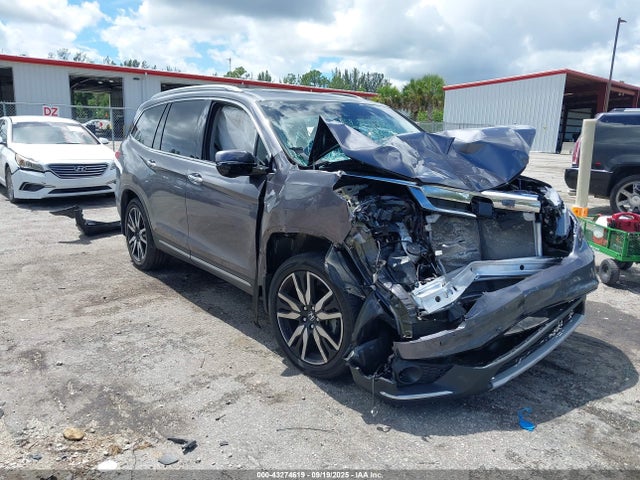 Salvage Honda Pilot Image