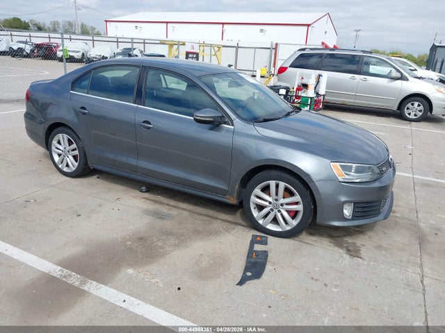 Salvage Volkswagen Jetta Image