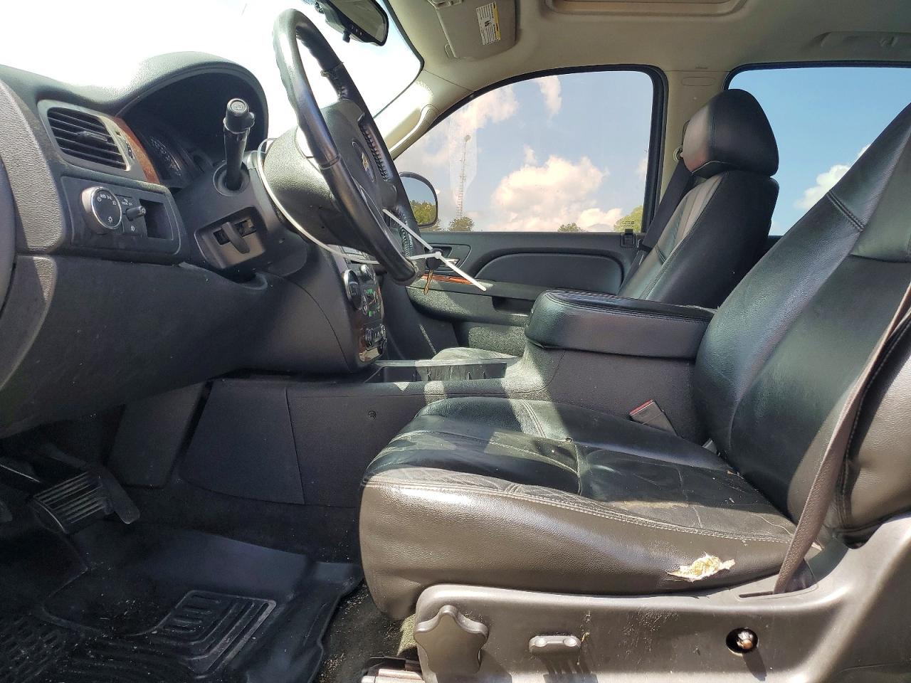 Chevrolet Suburban C1500 Lt
